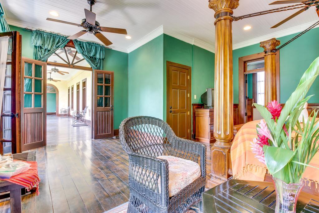 Colonial Suite @ Mahogany Hall ซานอิกนาซิโอ ภายนอก รูปภาพ