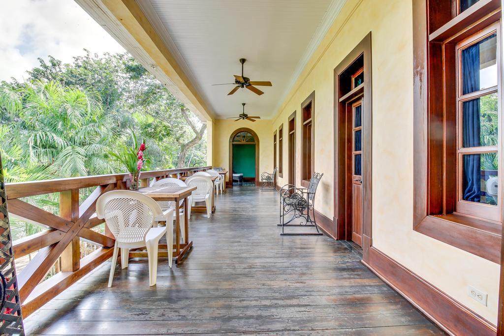 Colonial Suite @ Mahogany Hall ซานอิกนาซิโอ ภายนอก รูปภาพ