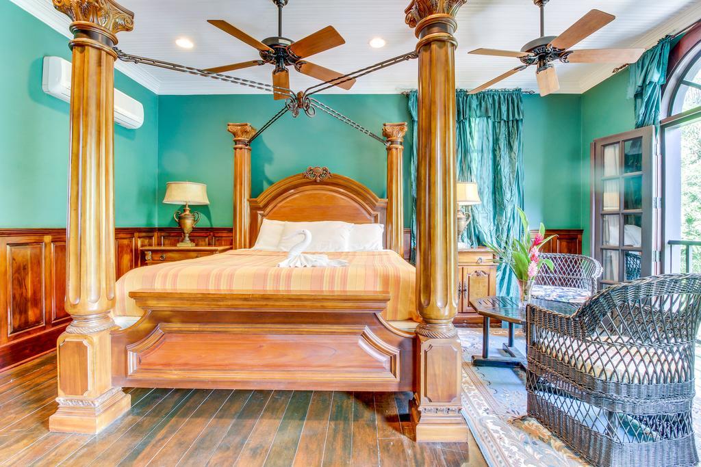 Colonial Suite @ Mahogany Hall ซานอิกนาซิโอ ภายนอก รูปภาพ